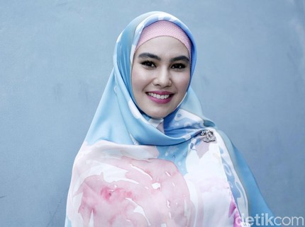 Anak Kartika Putri 'Belajar Sujud', Ini  Perkembangan Bayi 2 Minggu