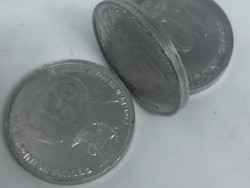 Bocah 10 Tahun Sumbangkan Uang Receh Buat Beli APD Paramedis