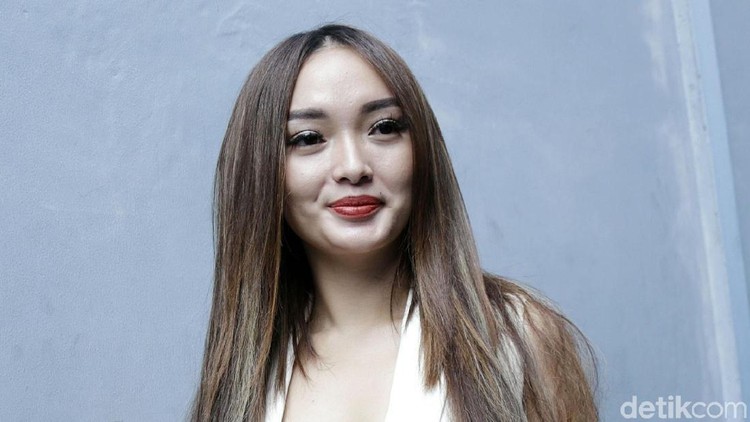 Zaskia Gotik saat ditemui usai tampil di Brownis.