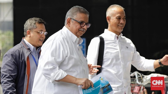 Dirut PT PLN Sofyan Basir membantah tudingan soal lobi dalam pembangunan PLTU Riau-1 seperti yang dikatakan oleh politikus Partai Golkar Eni Maulani Saragih.