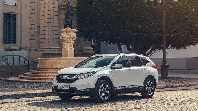 Honda sudah mengumumkan hasil uji emisi dan efisiensi bahan bakar CR-V Hybrid, yakni 120 g/km dan 19,2 km/l.