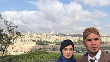 img-title Unggah Foto Mulan Jameela, Ahmad Dhani Beri Pujian