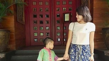 GAYA PARENTING DIAN