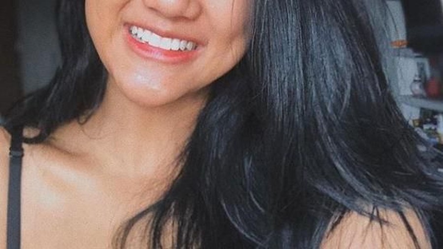 Penampilan penyanyi Marion Jola, kerap disebut tua oleh netizen beberapa waktu lalu. Namun Marion baru saja memamerkan foto dirinya tanpa riasan.