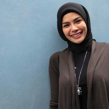 Dulu Seksi, Nikita Mirzani dan 5 Artis Ini Sekarang Berhijab