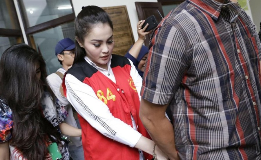 Tidak jera, 5 Artis ini terciduk kepemilikan narkoba berkali-kali.