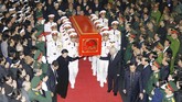 FOTO: Salam Perpisahan Vietnam untuk Presiden Tran Dai Quang Vietnam menggelar upacara emosional untuk mengantar Presiden Tran Dai Quang ke tempat peristirahatan terakhirnya di Hanoi.