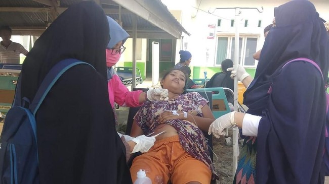 Telkomsel mengakui ada jaringan terputus usai gempa Donggala pada Jumat (28/9) dan berjanji akan memperbaikinya.