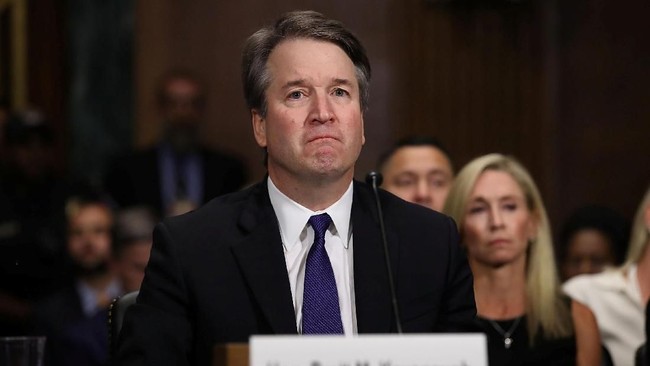Berderai air mata dan emosi meluap, calon hakim MA AS pilihan Donald Trump membantah tudingan pelecehan seksual yang diarahkan padanya di hadapan Senat.