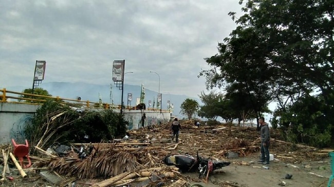 BNPB mengungkapkan gempa tsunami sempat menejang Pantai Talise, Palu dan Pantai di Donggala, Sulawesi Tengah pada Jumat (28/9).
