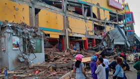 Moon dan Putin Utarakan Belasungkawa Atas Gempa Palu-Donggala