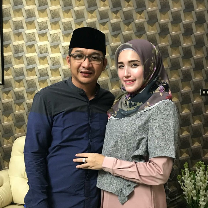 <p>Bahagia dan awet selalu ya Pasha 'Ungu' dan Adel. (Foto: Instagram/adeliapasha)</p>