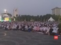 VIDEO: Ribuan Jemaah Salat Magrib Sebelum Doakan Rizieq