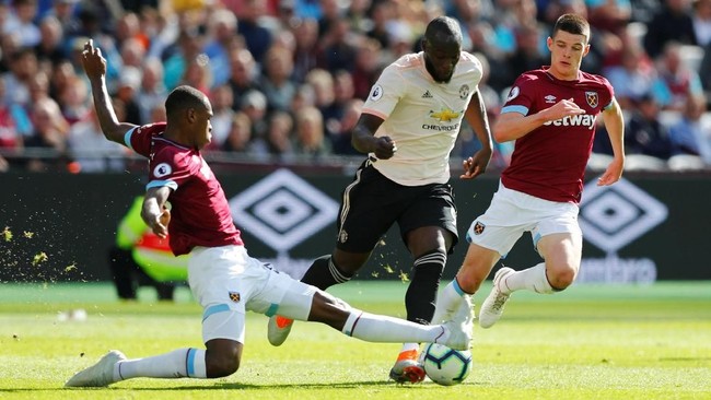 West Ham United berhasil menaklukkan Manchester United dalam laga Liga Inggris di London Stadium, Sabtu (29/9).