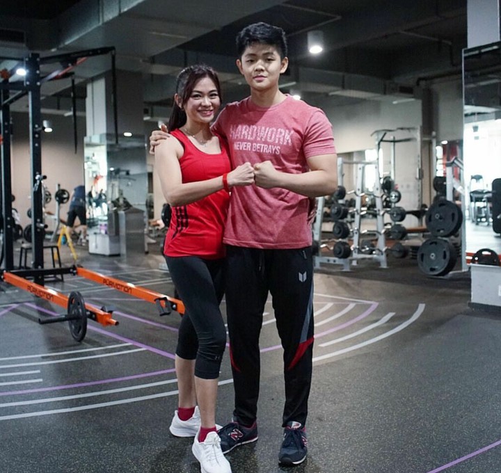 Keseharian Puspa Dewi, Si Ibu Awet Muda Bersama Kedua Anaknya