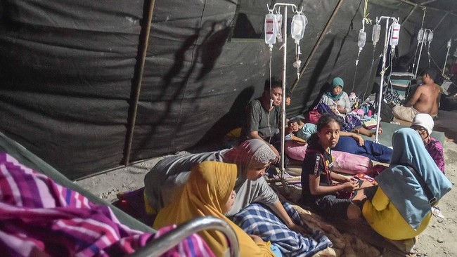 Berbeda dengan jumlah korban tewas versi BNPB sebanyak 832 orang, Posko di Palu mencatat korban tewas per Minggu (30/9) pukul 17.00 WITA sebanyak 740 orang.