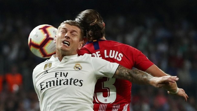Real Madrid dan Atletico Madrid harus puas berbagi angka setelah bermain imbang 0-0 pada pekan ketujuh La Liga Spanyol di Santiago Bernabeu.