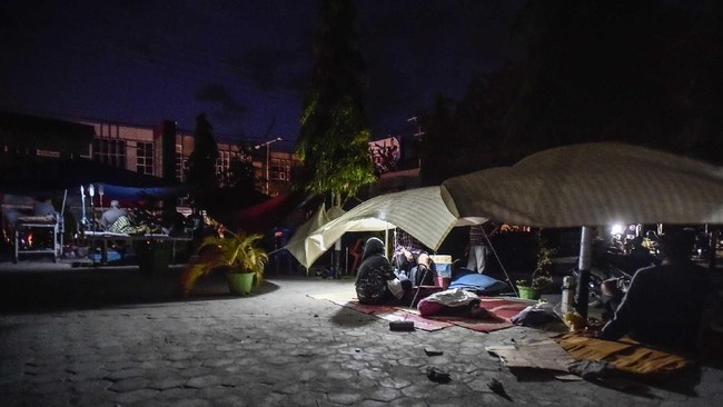 Kementerian ESDM menargetkan pasokan listrik di wilayah Palu dan Donggala yang terdampak gempa dan tsunami dapat pulih dalam tiga hari.