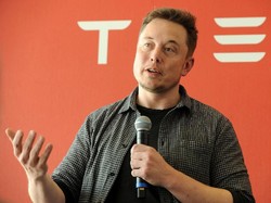 Elon Musk Tak Lagi Jadi Admin Tesla di Twitter