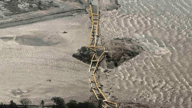 Jembatan Kuning, ikon wisata Kota Palu yang tergerus tsunami, bakal diperbaiki kembali oleh Kementerian PUPR.
