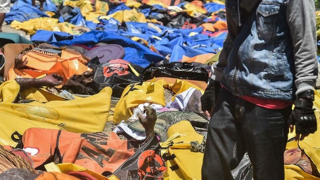 BNPB tengah menyiapkan penguburan massal untuk ratusan korban gempa dan tsunami Palu, Sulteng, Senin (1/10), demi mencegah penyebaran penyakit.