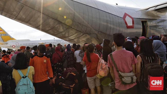 Pemerintah mengaku pendaratan internasional yang ditolak di Bandara Palu membawa bantuan. Pemerintah mengaku selektif dalam menerima bantuan.