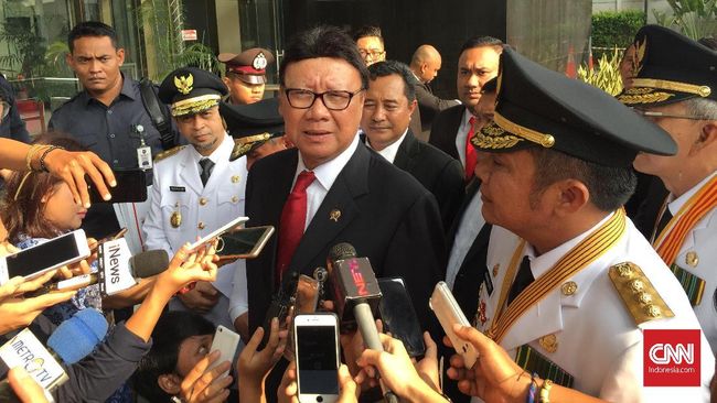 Marak Korupsi Kepala Daerah, Pembinaan Kemendagri Tak Optimal Gubernur, bupati, dan wali kota memang merupakan kader parpol yang memiliki kepentingan tertentu, akan tetapi Kemendagri wajib mengawasi dan membina mereka.