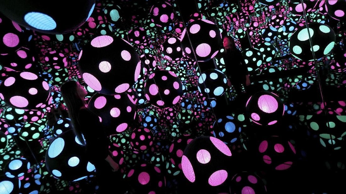 FOTO: Bulat-bulat Cahaya Yayoi Kusama di London