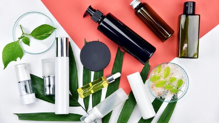 Produk skin care untuk ibu hamil enggak boleh sembarangan. Harus yang memiliki kandungan bahan aman dan tidak membahayakan kesehatan janin.