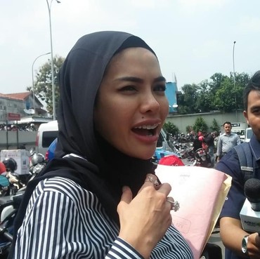 Lagi, Nikita Mirzani Diisukan Tengah Hamil