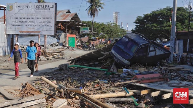 Operator seluler menyediakan akses komunikasi berupa telepon, SMS, dan internet gratis bagi korban gempa Palu.