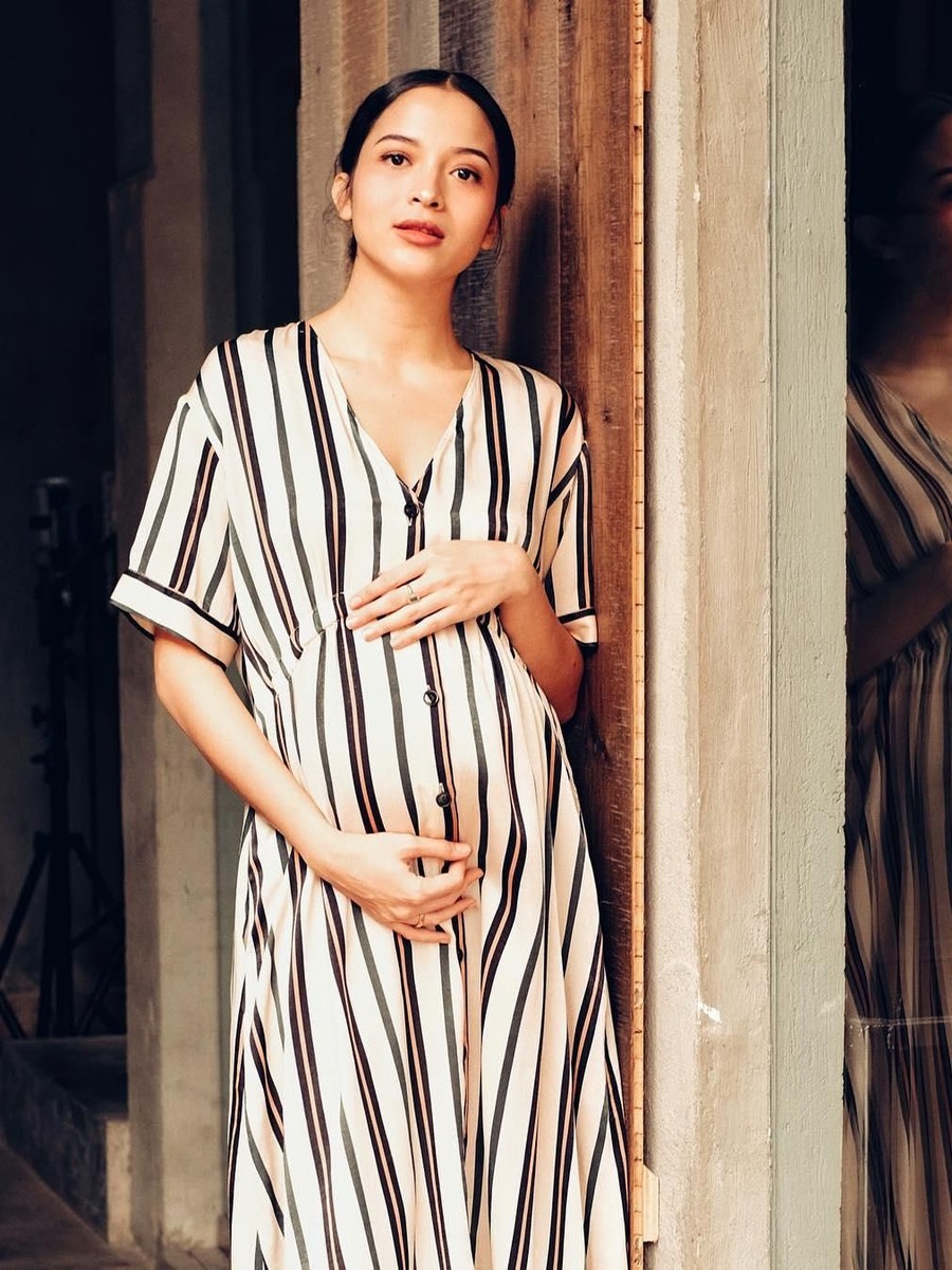 5. Putri Marino Mengintip pesona Raisa dan lima artis cantik lain saat mengandung.