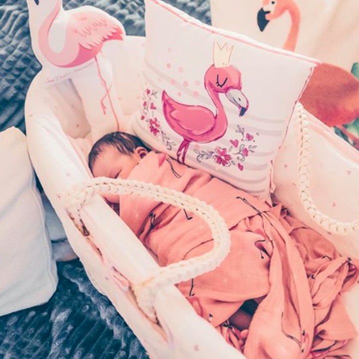 <p>Pada Sabtu (22/9) pasangan Ryan Delon dan Sharena menyambut kehadiran anak keduanya yang berjenis kelamin perempuan. Si kecil diberi nama Sea Dedari Situmeang. (Foto: Instagram/ @mrssharena)</p>