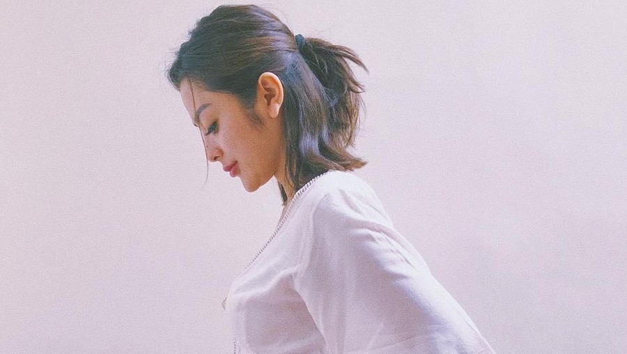 1. Selvy Kitty Mengintip pesona Raisa dan lima artis cantik lain saat mengandung.