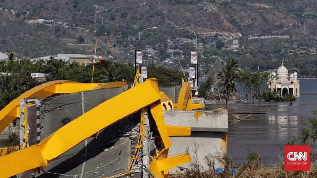 Kominfo Kirim Tambahan 50 Telepon Satelit Pascagempa Palu Kementerian Komunikasi dan Informatika telah mengirimkan tambahan 50 telepon satelit untuk komunikasi penanganan tsunami Palu.