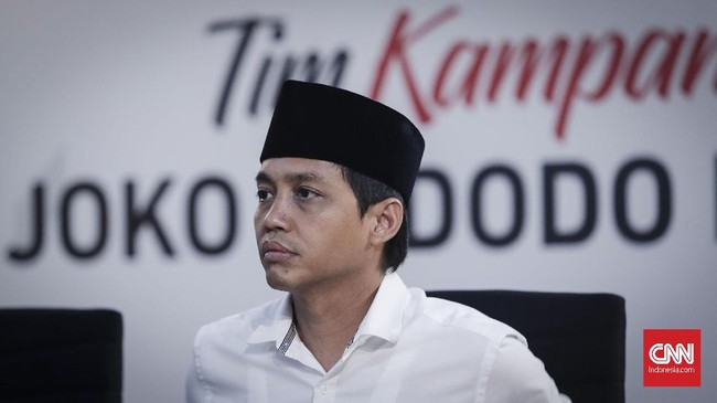 Sekretaris Dewan Pembina PSI Raja Juli Antoni mengatakan Gubernur DKI Jakarta Anies Baswedan dan politikus muda Tsamara Amany bukan orang Yaman, tapi WNI.