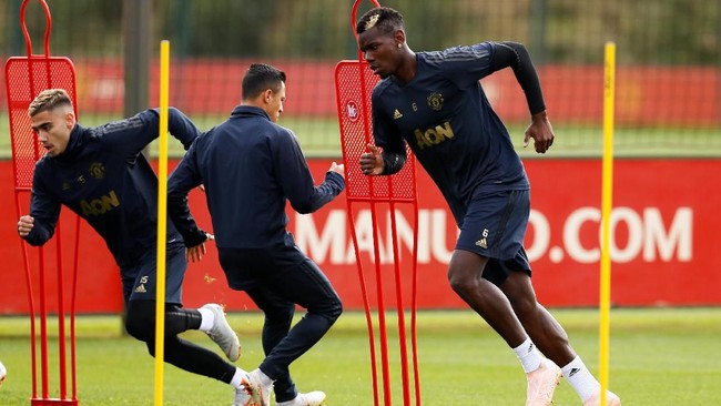 Jelang laga Tottenham Hotspur vs Manchester United, gelandang Paul Pogba bersyukur skuat The Red Devils menjalani latihan di Dubai.