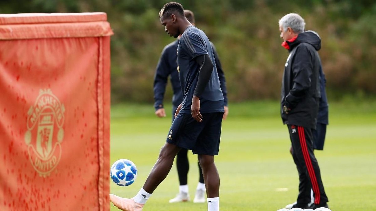 FOTO: Mourinho dan Pogba Disorot Jelang MU vs Valencia
