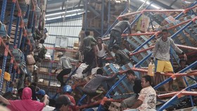 Mesin ATM dan Sekarung Sandal Dijarah di Palu Pascagempa