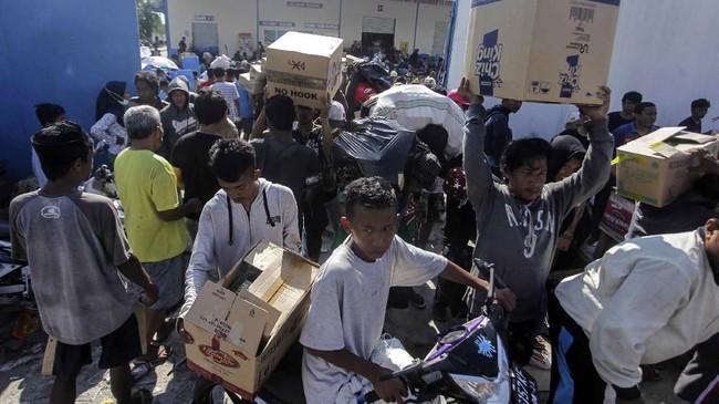Pengawasan logistik dalam situasi bencana dinilai tak boleh lepas dari penanganan aparat. Penyaluran bantuan selalu berpacu dengan kebutuhan dasar warga.