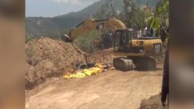 VIDEO: Jenazah Korban Gempa dan Tsunami Palu Dikubur Massal