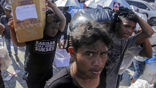 FOTO: Aksi Penjarahan Toko di Palu