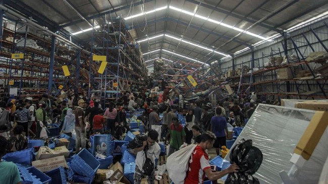 Tito mengklaim situasi aman terkendali sebab sekitar 1500 anak buahnya berjaga di kawasan terdampak gempa. Penjagaan juga dibantu sekitar 3000 anggota TNI.