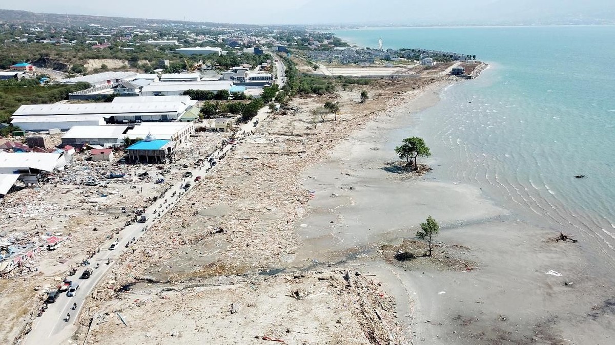 FOTO: Pantai Taipa Palu Pascagempa dan Tsunami