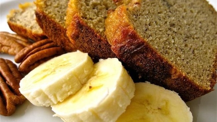 Seperti yang diketahui Bun, pisang memiliki segudang manfaat dan nutrisi yang baik bagi pencernaan, kesehatan jantung dan juga untuk menurunkan berat badan.