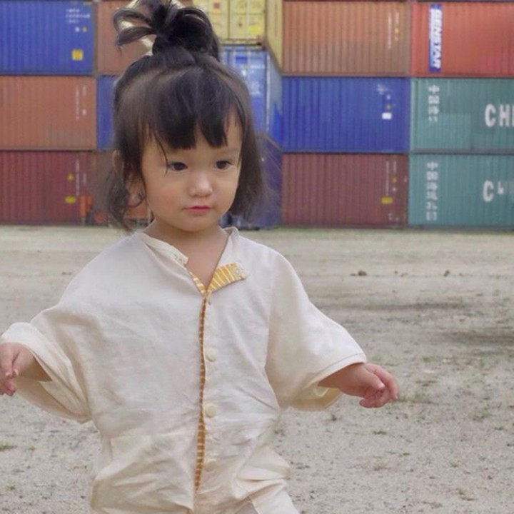 <p>Ciat! Haiya, Salma lagi belajar kung fu nih, Bun. (Foto: Instagram @atiqahhasiholan)</p>