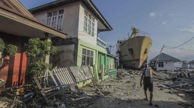 FOTO: Kapal-kapal yang Terhempas ke Darat karena Tsunami Palu