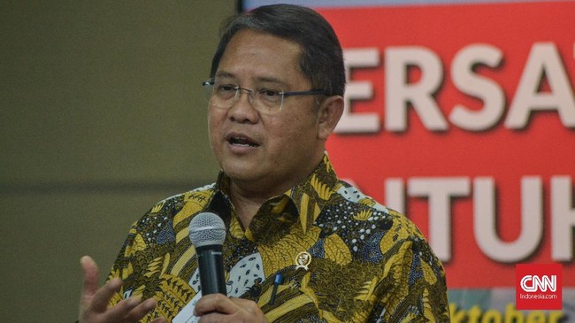 Kemkominfo menjelaskan mengapa pihaknya baru meributkan pencabutan frekuensi Bolt 2 tahun setelah operator itu menunggak penggunaan frekuensi.