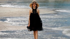 FOTO: Indahnya Musim Panas Chanel di Pantai Sylt