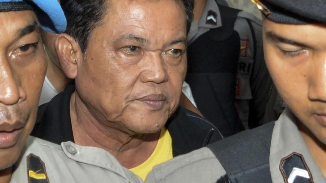 Wali Kota Pasuruan Setiyono diduga menerima suap dalam proyek Pusat Layanan Terpadu Koperasi Usaha Mikro Kecil Menengah (PLUT-KUKM).